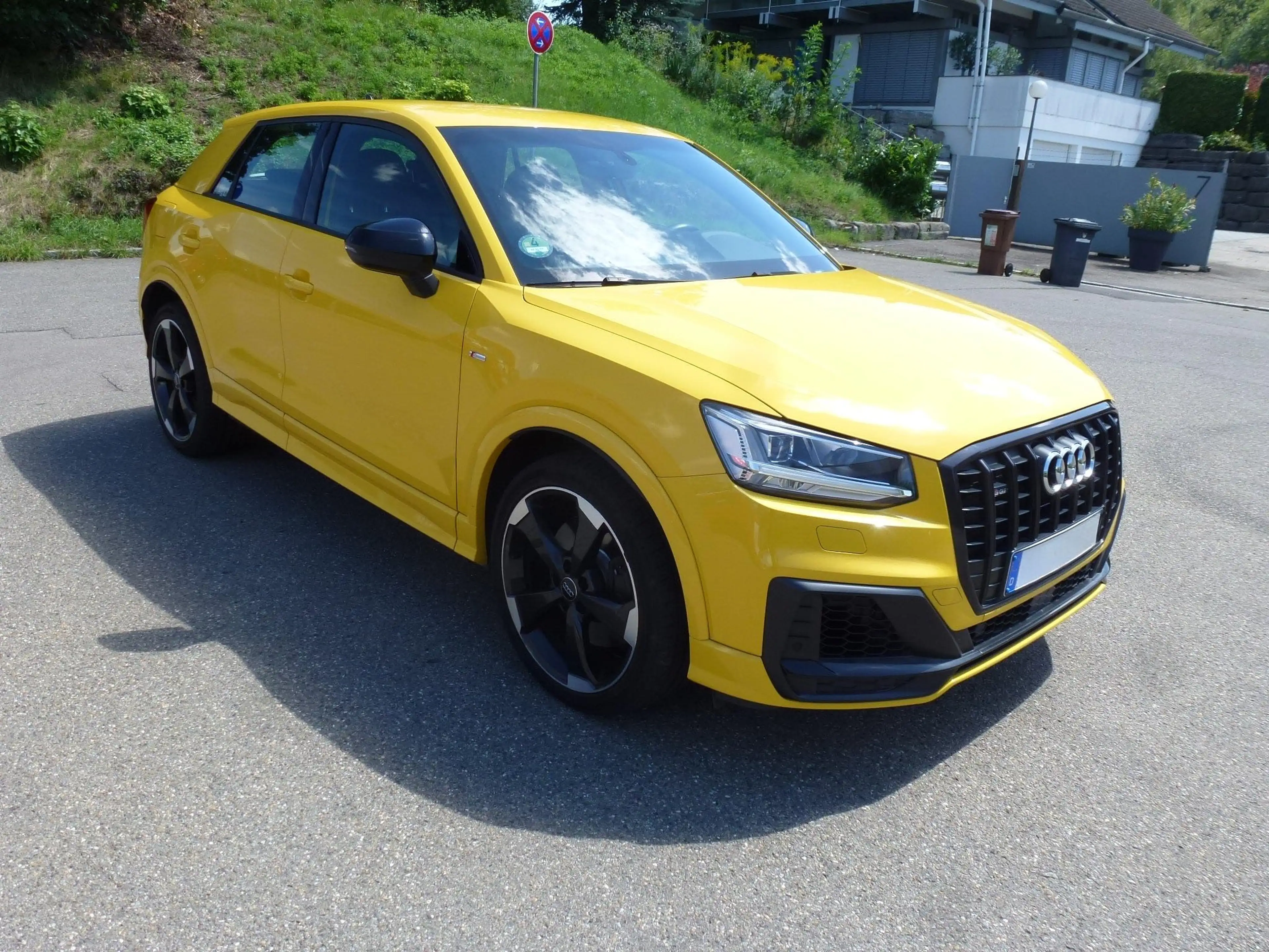 Audi SQ2 2.0 TFSI quattro * 1. Hand * Audi Exclusive Gelb — photo 6