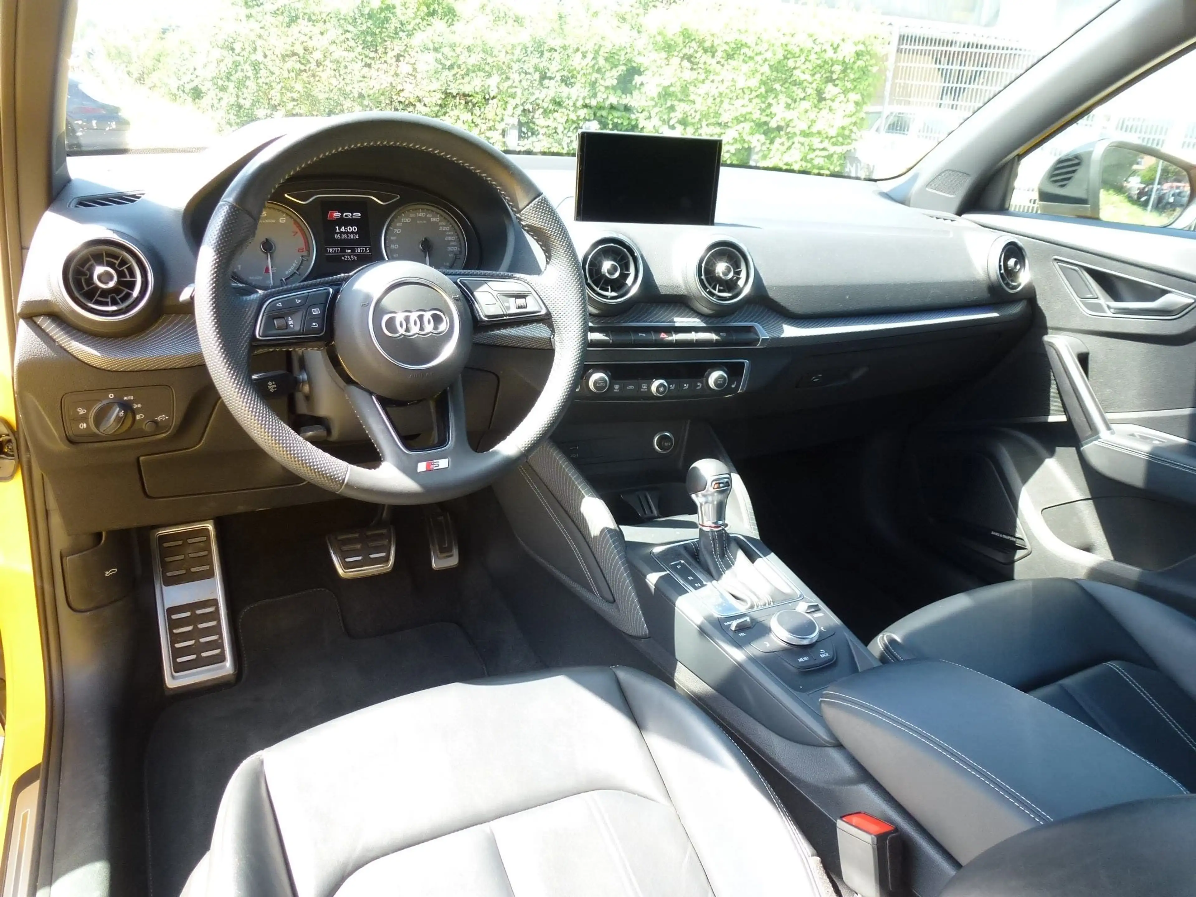 Audi SQ2 2.0 TFSI quattro * 1. Hand * Audi Exclusive Gelb — photo 11