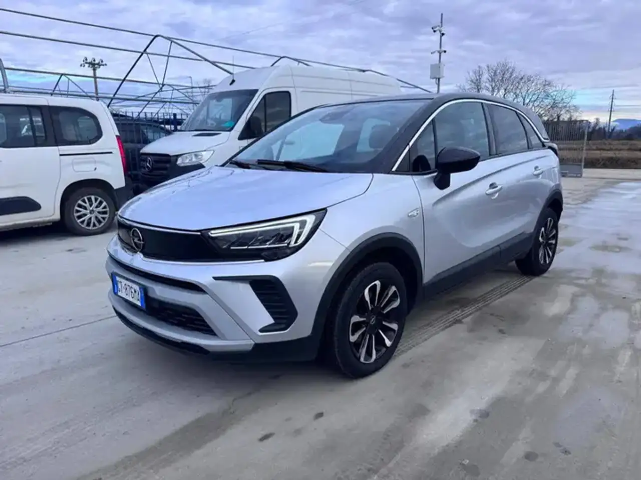 2024 Opel Crossland 1.2 130cv Elegance autom AT6 - GT876MA, photograph 2