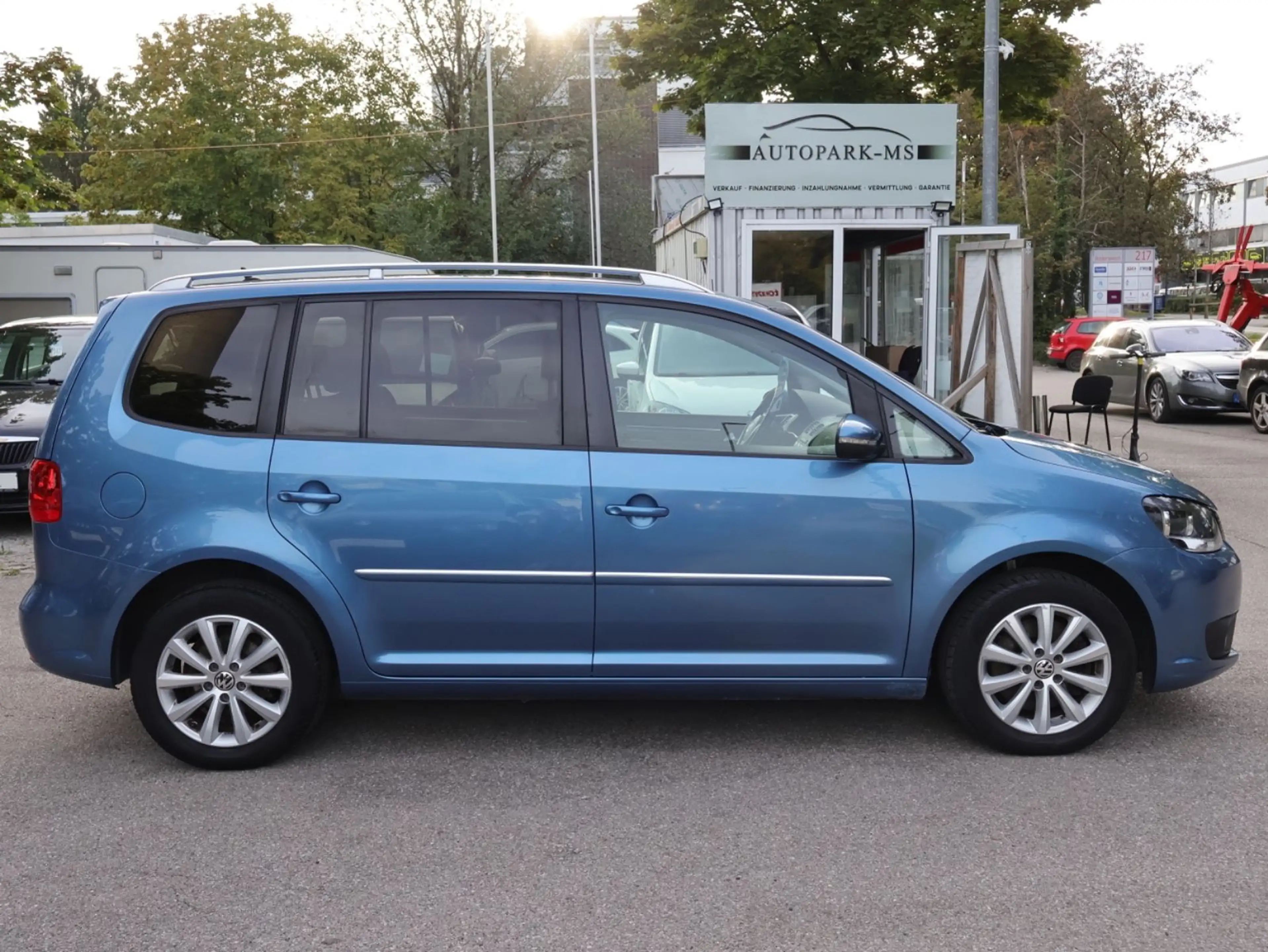 Volkswagen Touran Highline 2.0 TDI 7-Sitze AHK-KAMERA-PDC — photo 7