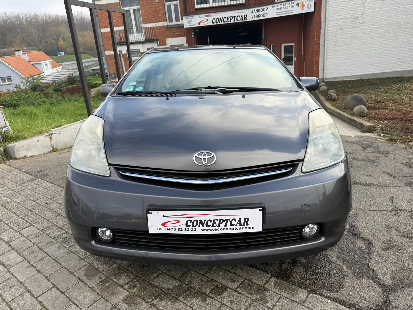 Toyota Prius Prius Hybrid 1.5i VVT-i 16v THS Sol Pack Gris - 2