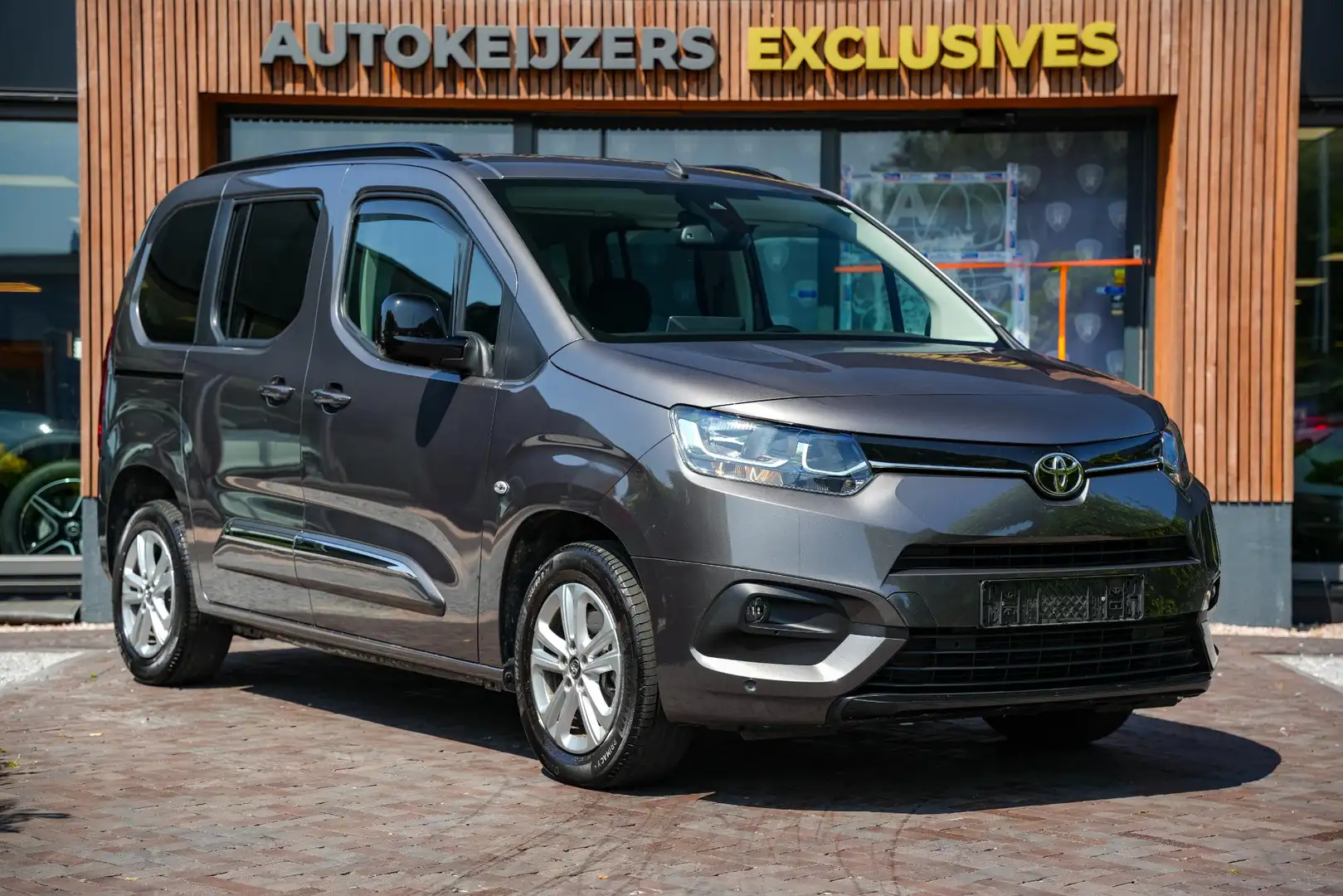 Toyota Proace City Geel Kenteken 5 Persoons Automaat Navi Grijs - 1
