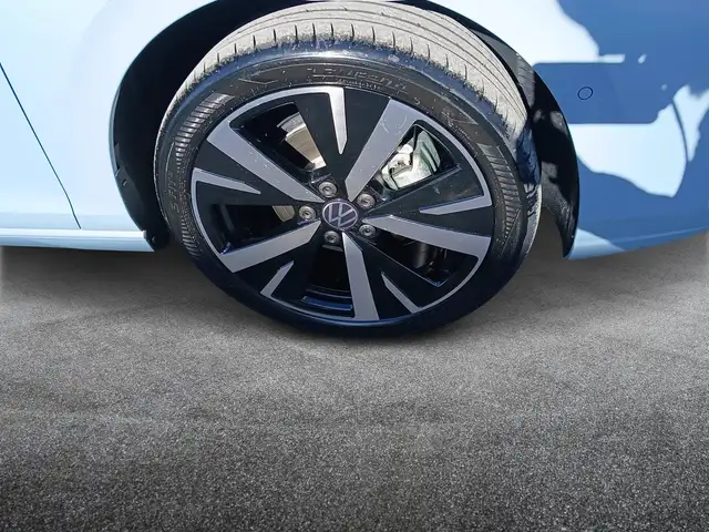 Volkswagen Golf view 6