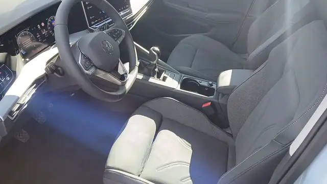 Volkswagen Golf view 8
