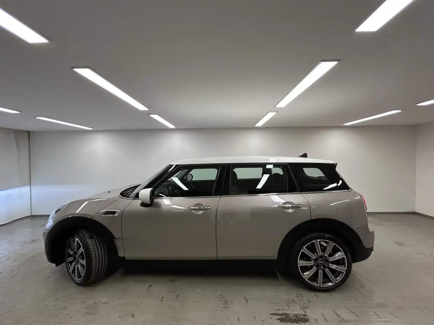 MINI Cooper Clubman Classic Trim DAB LED RFK Navi Komfortzg. Shz PDC Gris - 2
