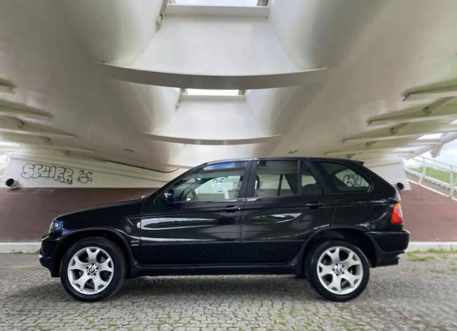BMW X5 REIHE 3.0i Executive Чорний - 2