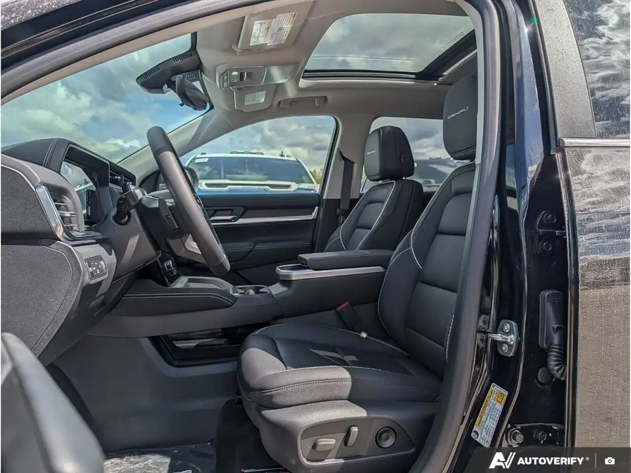 GMC Terrain photo GMC Terrain