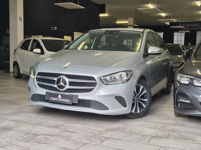 Mercedes-Benz B 180 B 180 Business Extra auto