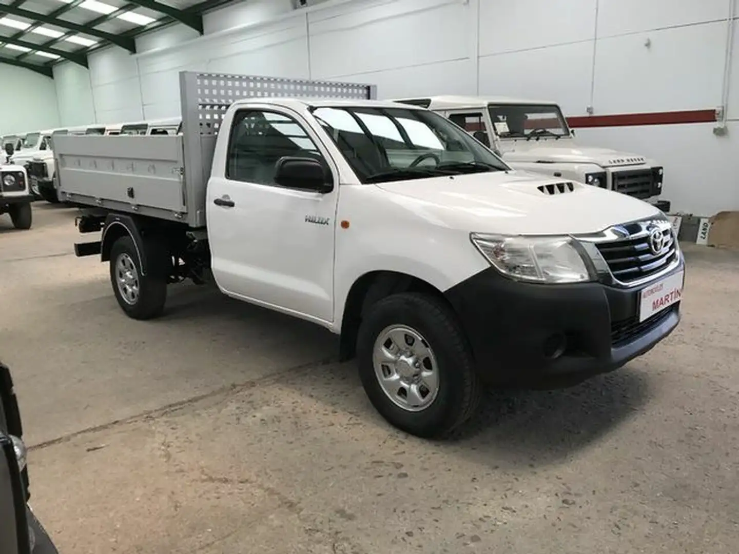 Toyota Hilux 2.5D-4D Cabina Sencilla GX 4x4 Blanco - 2