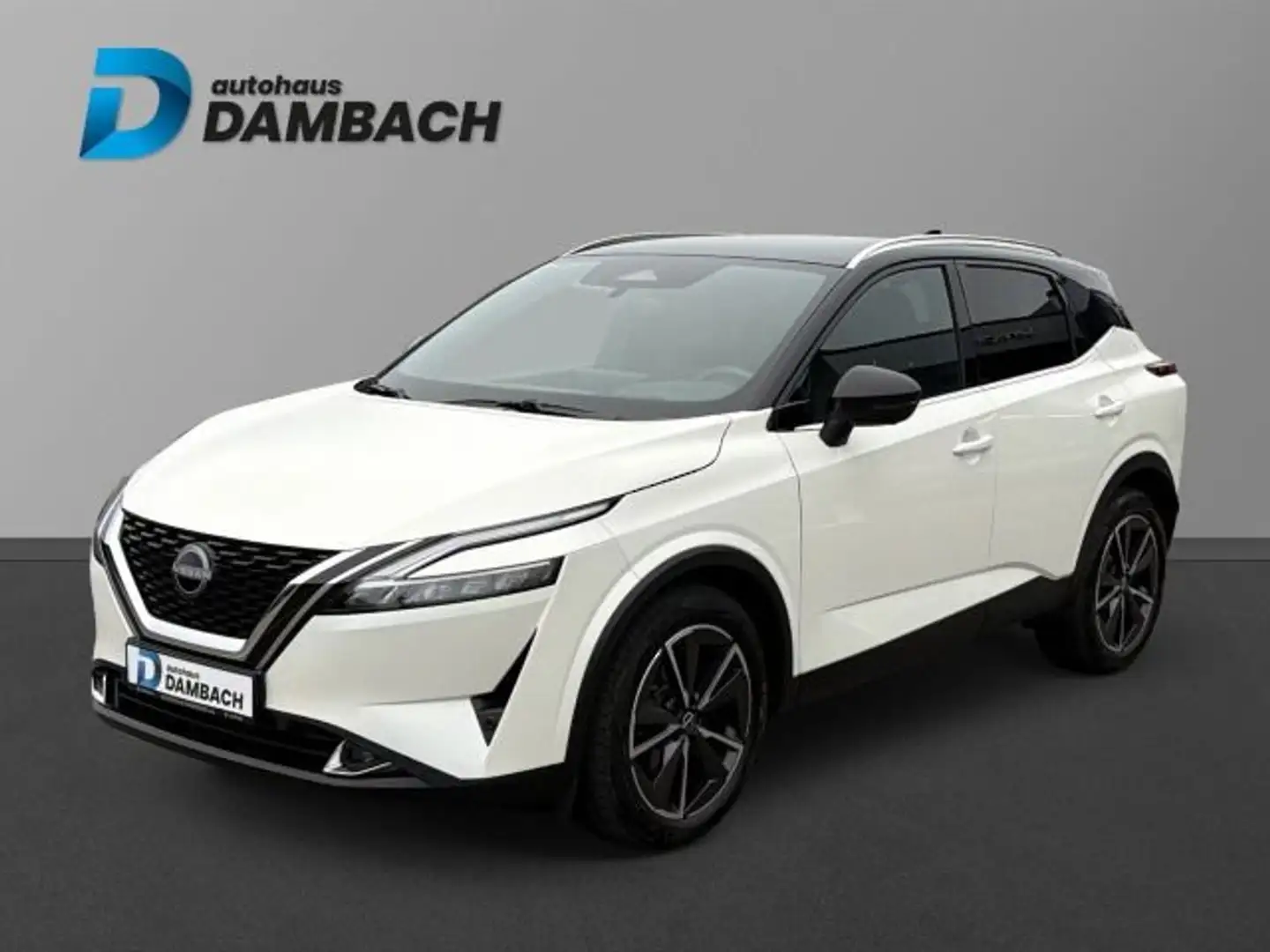 Nissan Qashqai 1.3 DIG-T Tekna+ Schwarz - 1