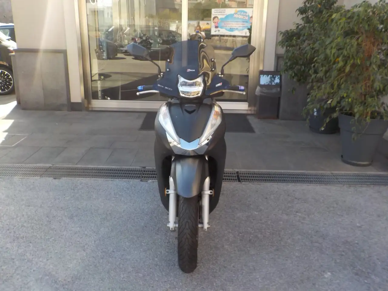 Honda SH 300