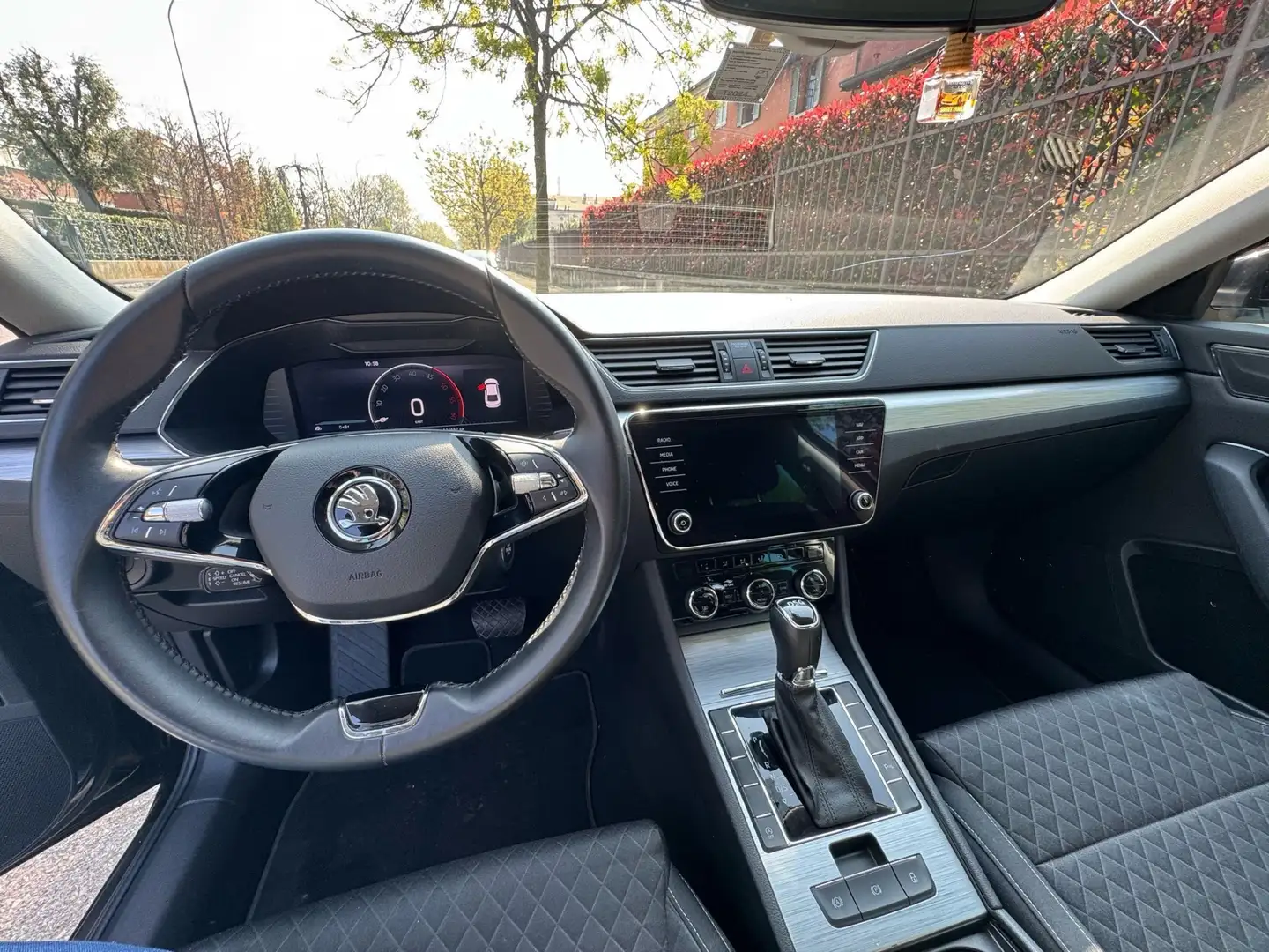 Skoda Superb 2.0 TDI DSG Active - 1