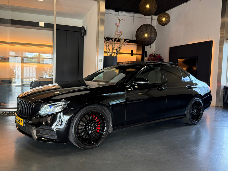 Mercedes-Benz E 200 Amg night Panorama Burmester 360Cam. — photo 3