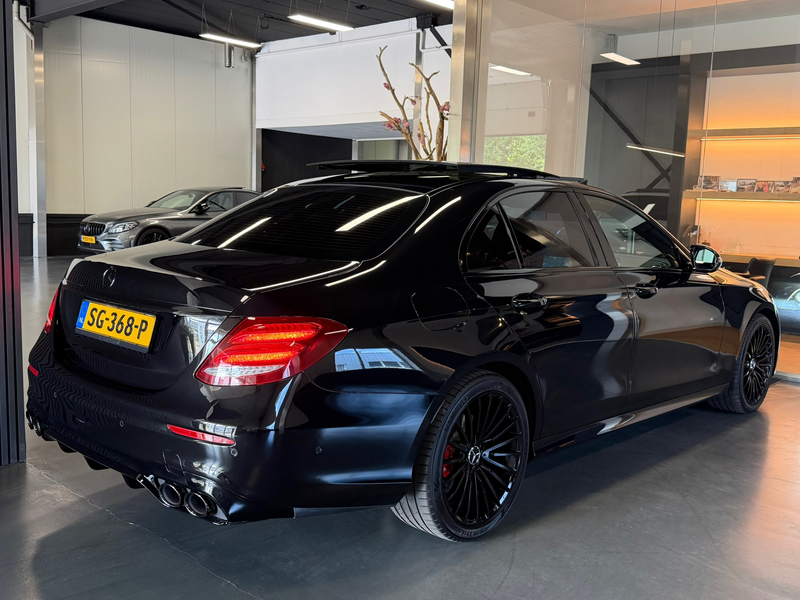 Mercedes-Benz E 200 Amg night Panorama Burmester 360Cam. — photo 9