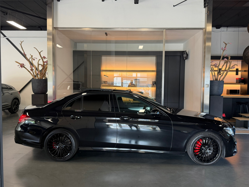 Mercedes-Benz E 200 Amg night Panorama Burmester 360Cam. — photo 2