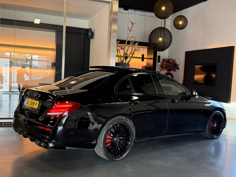 Mercedes-Benz E 200 Amg night Panorama Burmester 360Cam. — photo 4