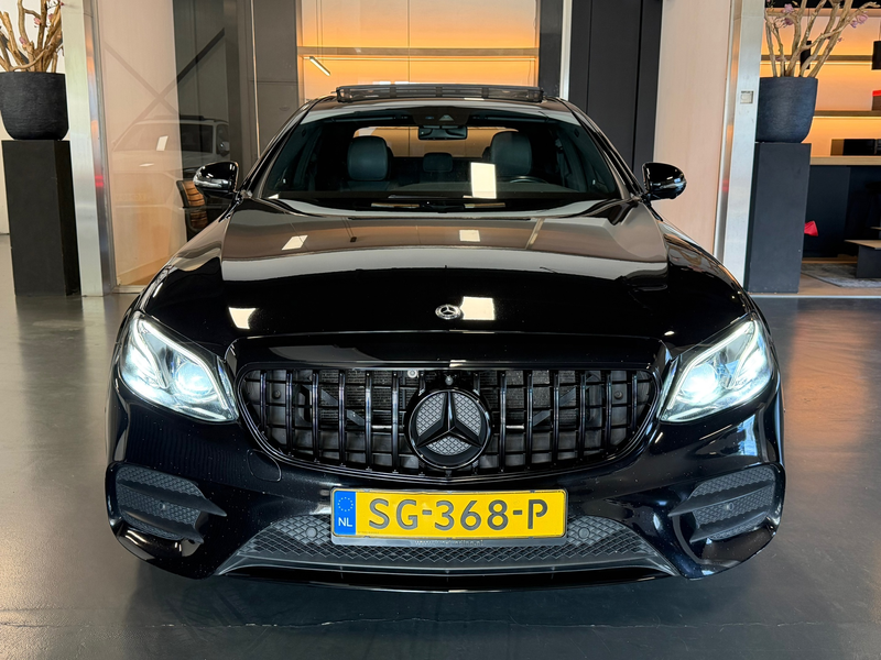 Mercedes-Benz E 200 Amg night Panorama Burmester 360Cam. — photo 6