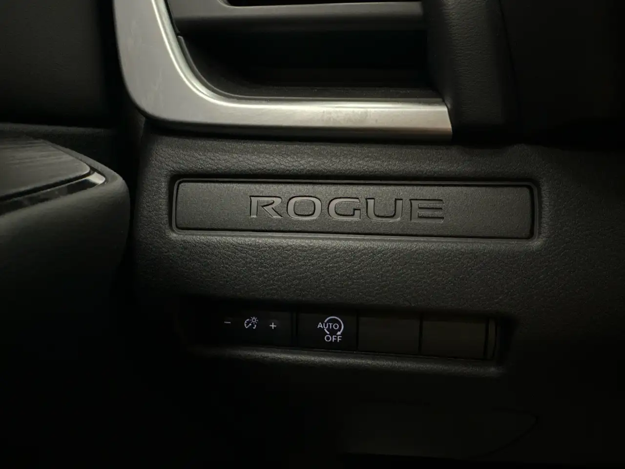 Nissan Rogue fotografie Nissan Rogue