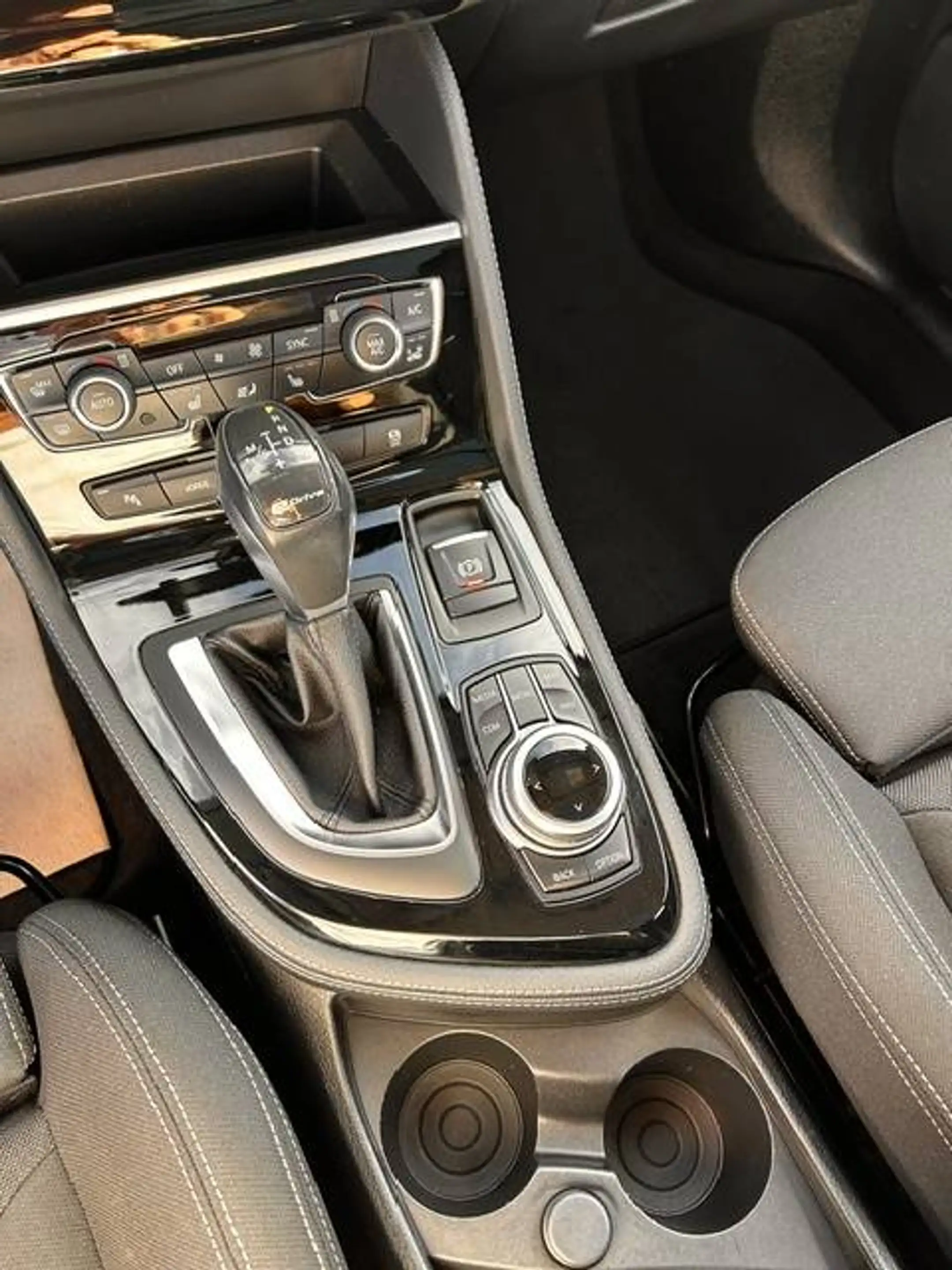 BMW 225 xe iPerformance — photo 11