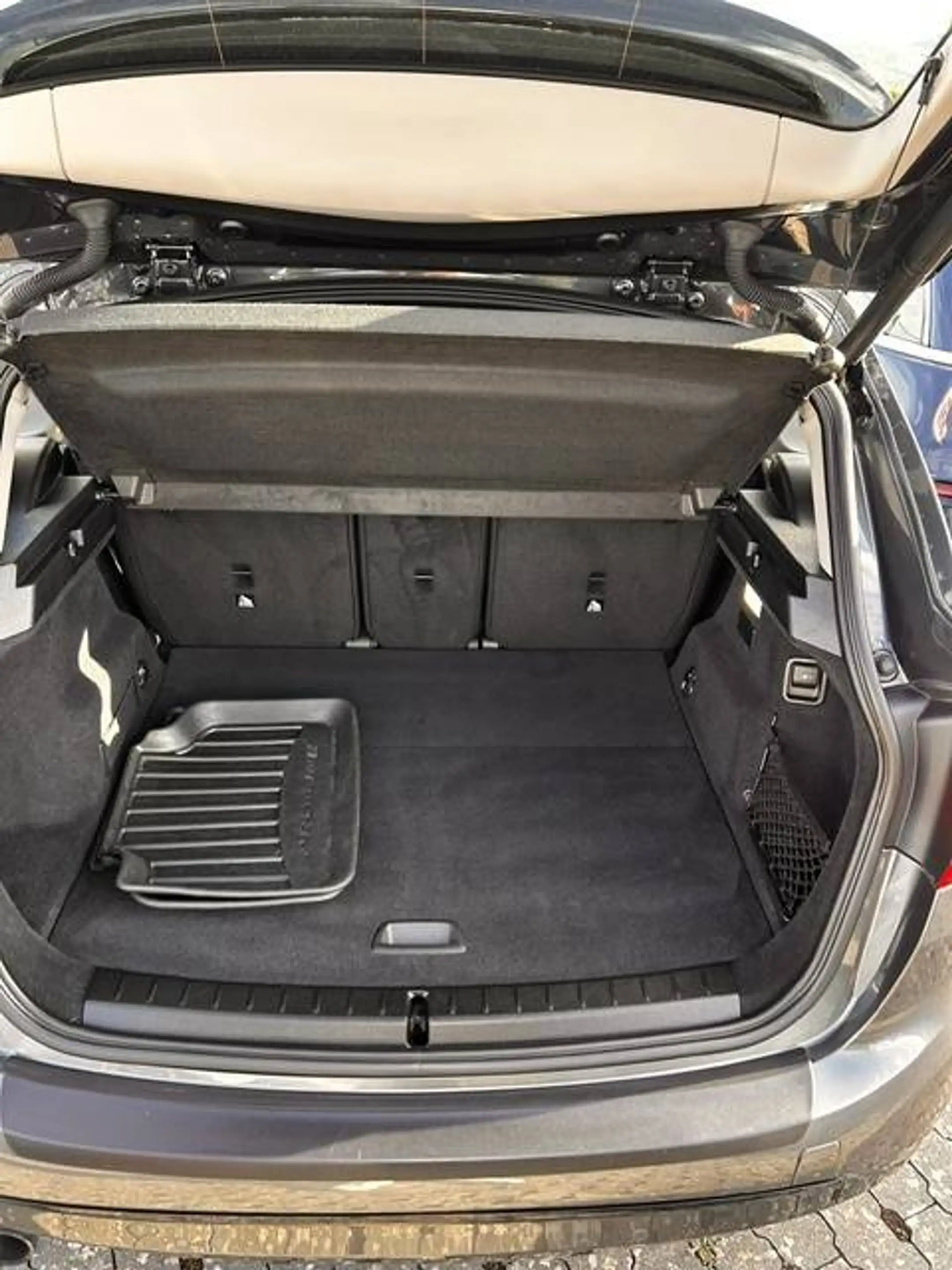 BMW 225 xe iPerformance — photo 8