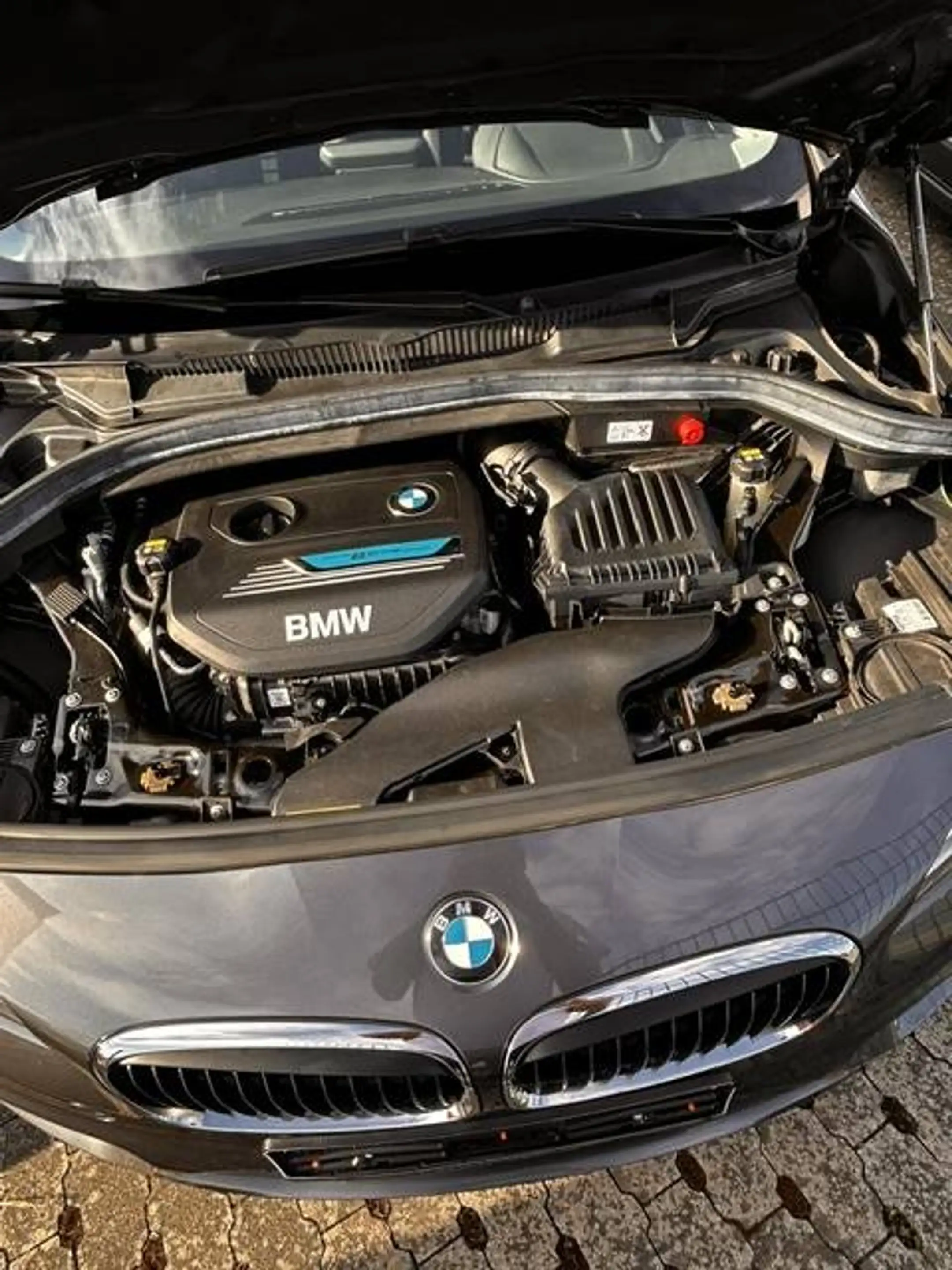 BMW 225 xe iPerformance — photo 14