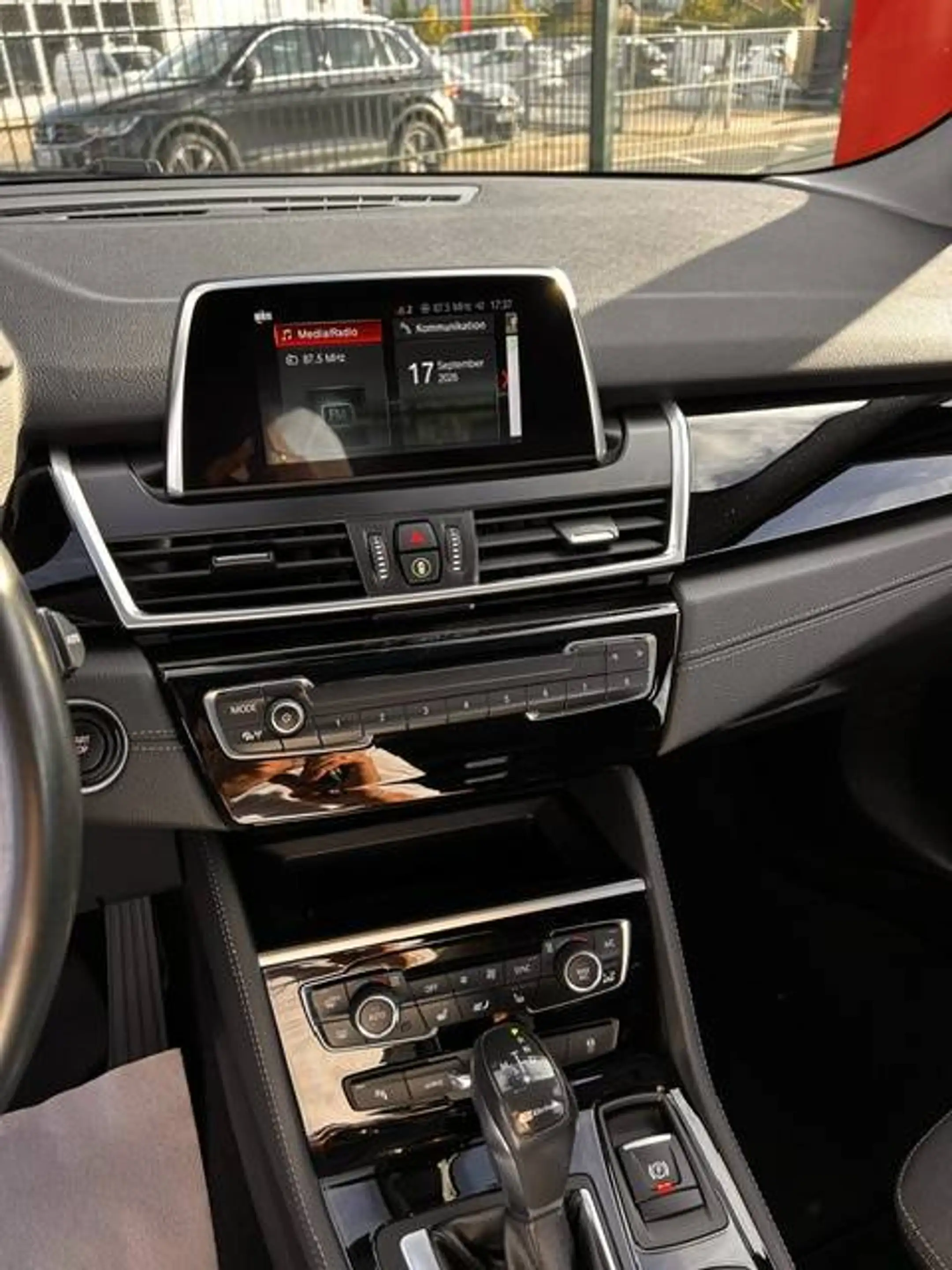 BMW 225 xe iPerformance — photo 10