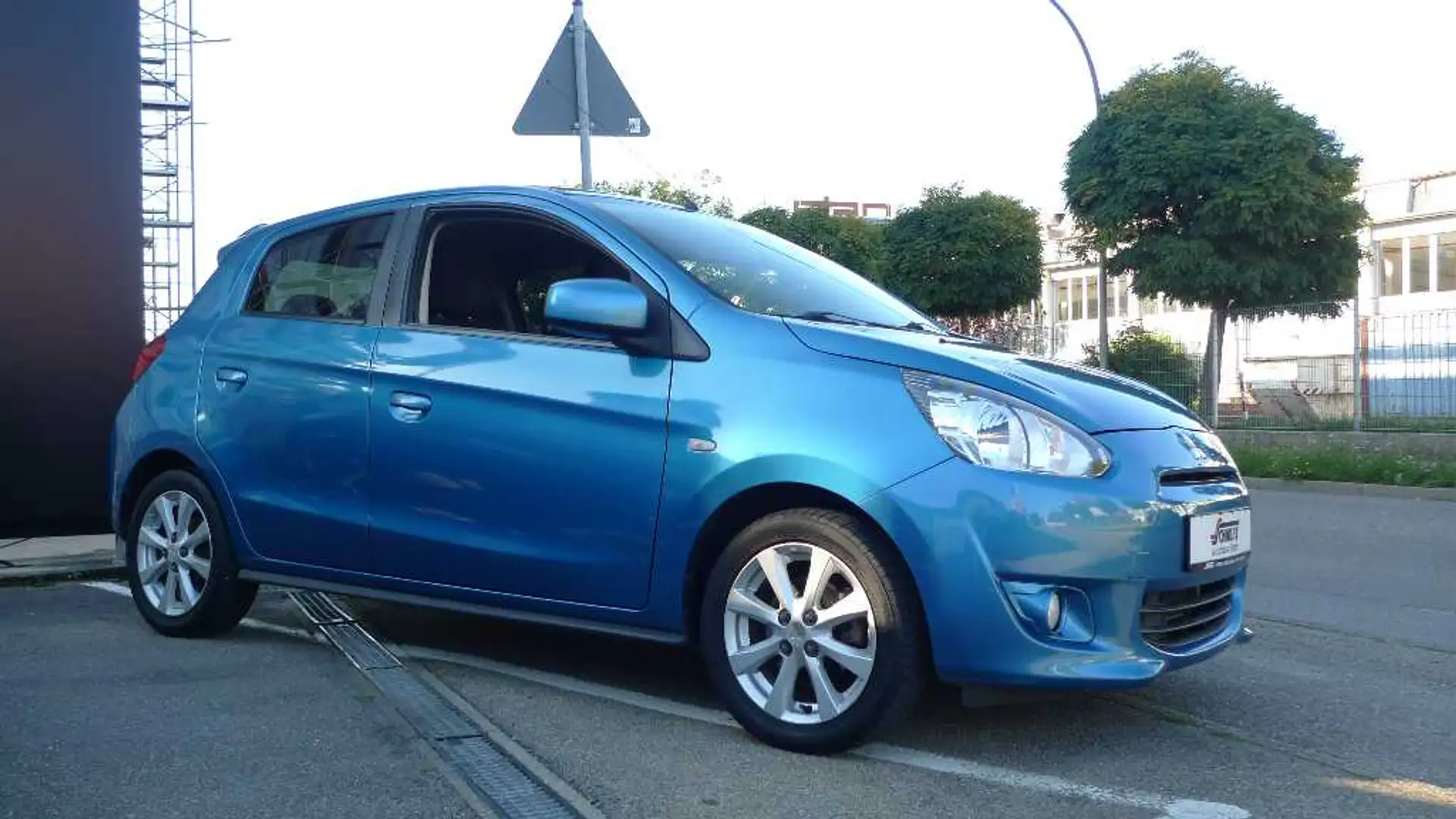 Mitsubishi Space Star Shine 1.2 CVT Automatik 1. Hand Blau - 1