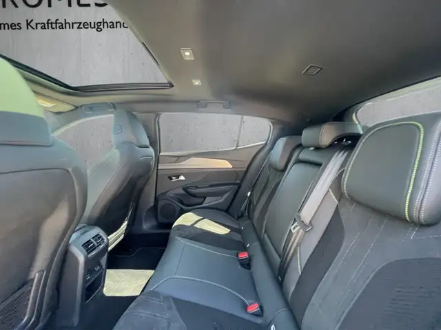 Peugeot 408 view 8