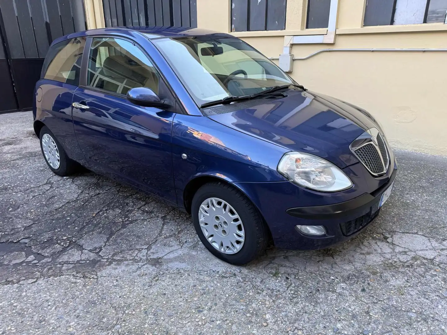 Lancia Ypsilon 1.2 16V Platino Blau - 1