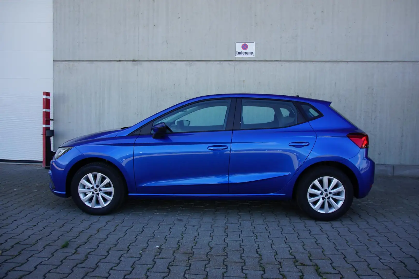 SEAT Ibiza 1.0TSI Style Navi/MirrorLi Kamera Tempomat Blauw - 2
