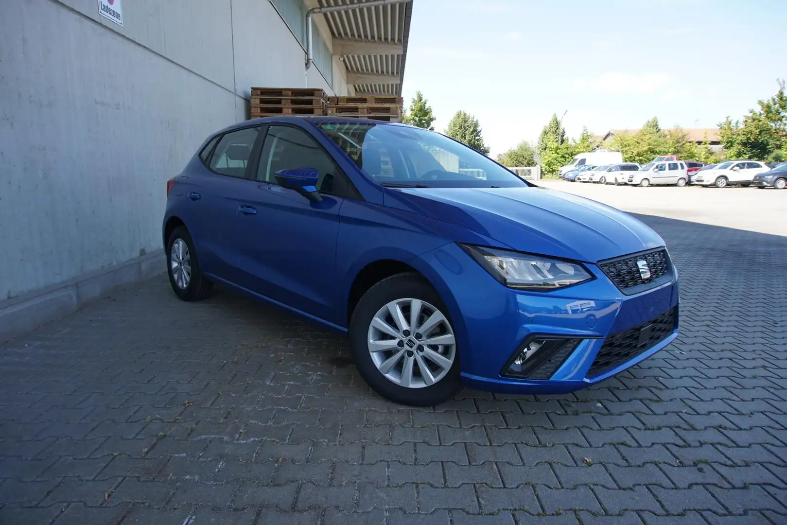 SEAT Ibiza 1.0TSI Style Navi/MirrorLi Kamera Tempomat Blauw - 1