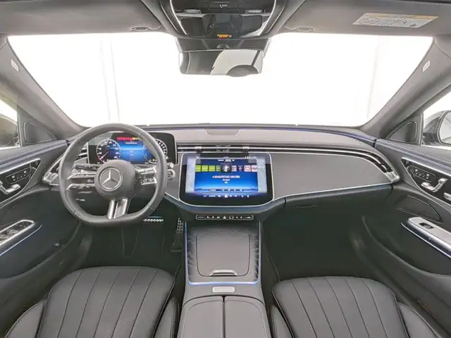 Mercedes-Benz E-Class view 6