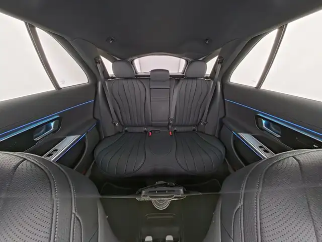 Mercedes-Benz E-Class view 10