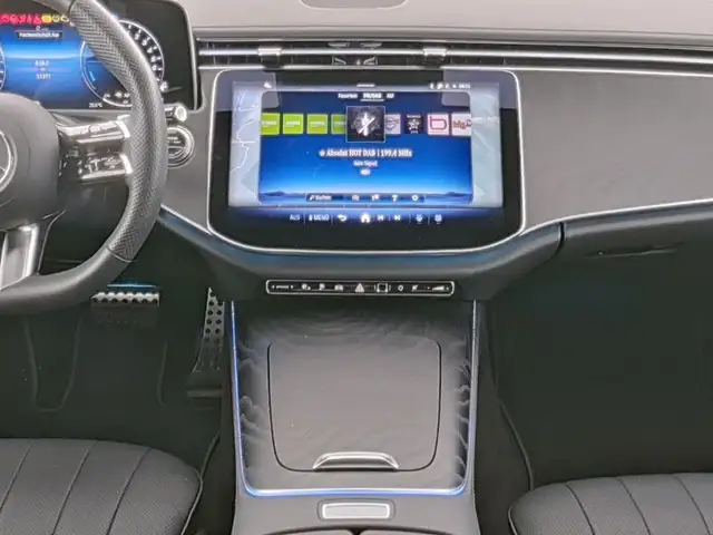 Mercedes-Benz E-Class view 8