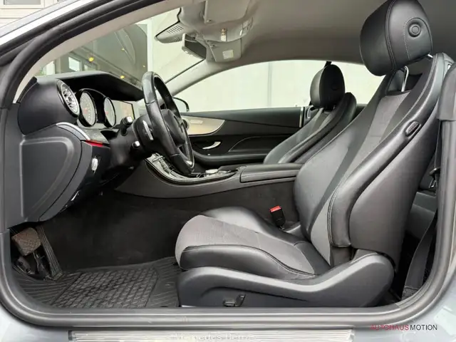 Mercedes-Benz E-Class view 10