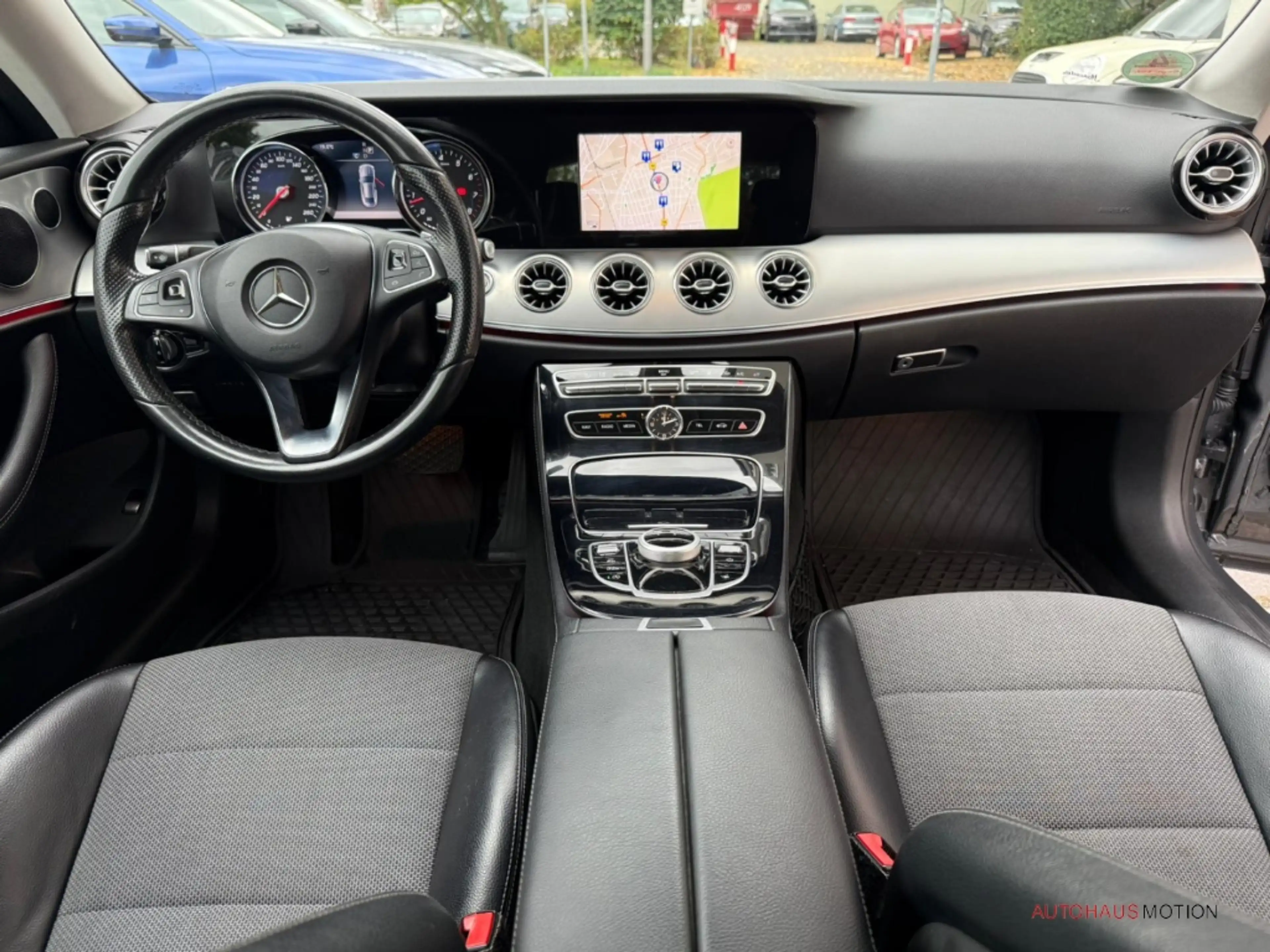 Mercedes-Benz E 200 Coupe Avantgarde Navi Kamera LED Ambientebeleuchtu — photo 12