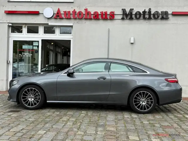 Mercedes-Benz E-Class view 8