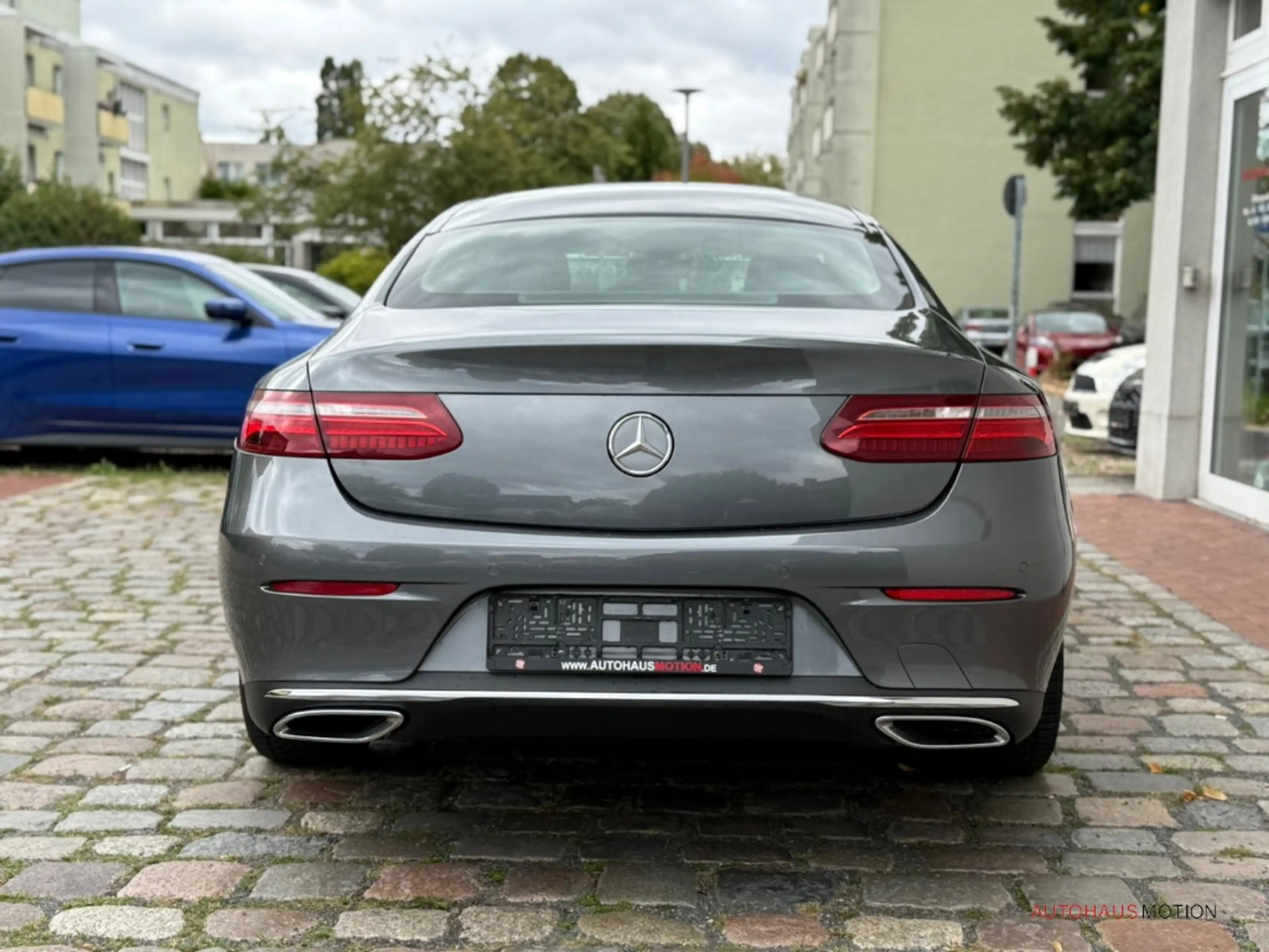 Mercedes-Benz E 200 Coupe Avantgarde Navi Kamera LED Ambientebeleuchtu — photo 6