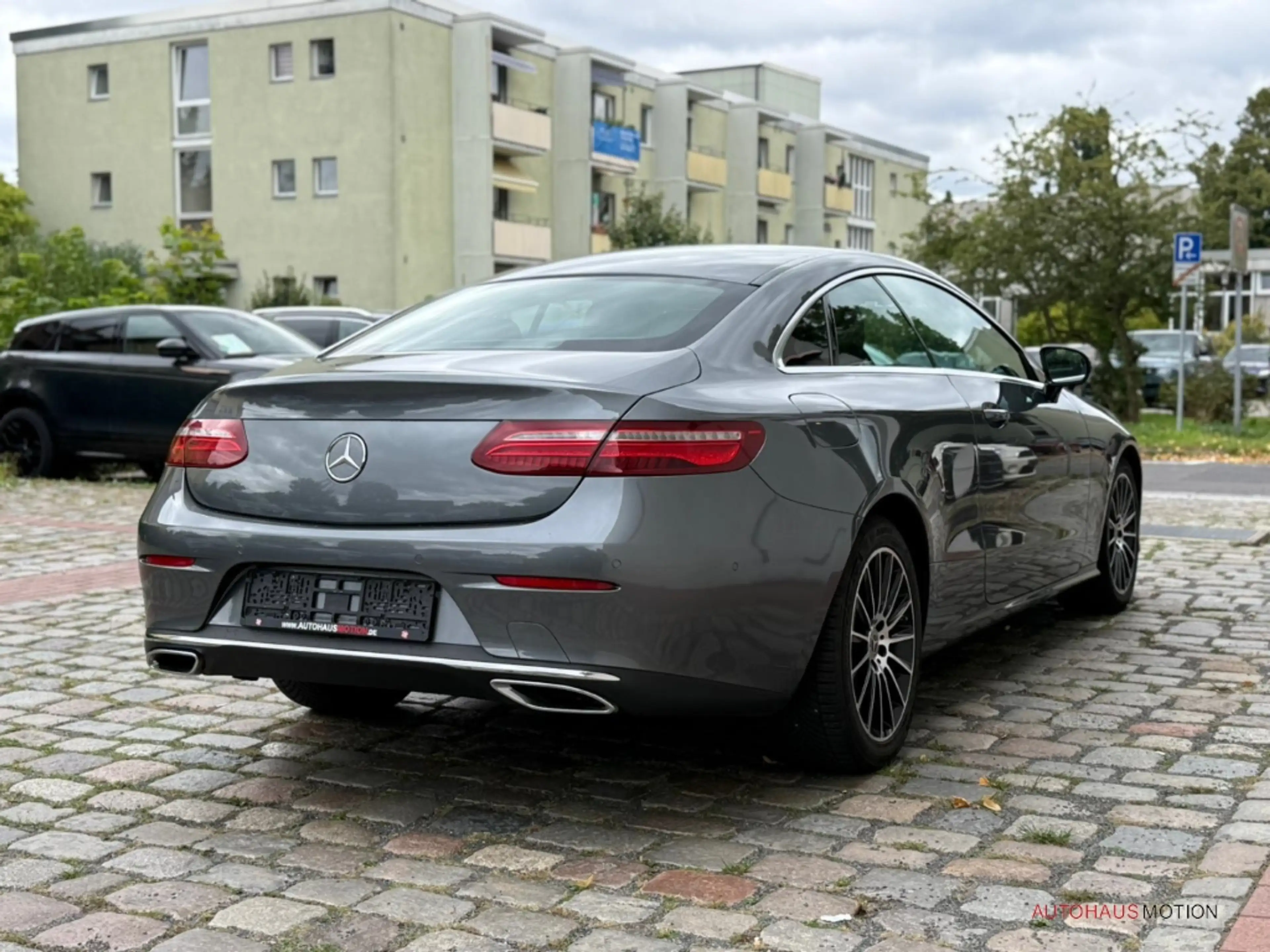 Mercedes-Benz E 200 Coupe Avantgarde Navi Kamera LED Ambientebeleuchtu — photo 5
