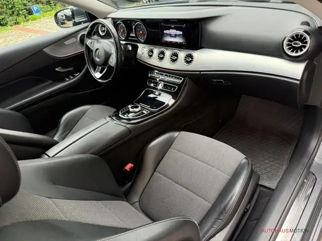 Mercedes-Benz E-Class view 14