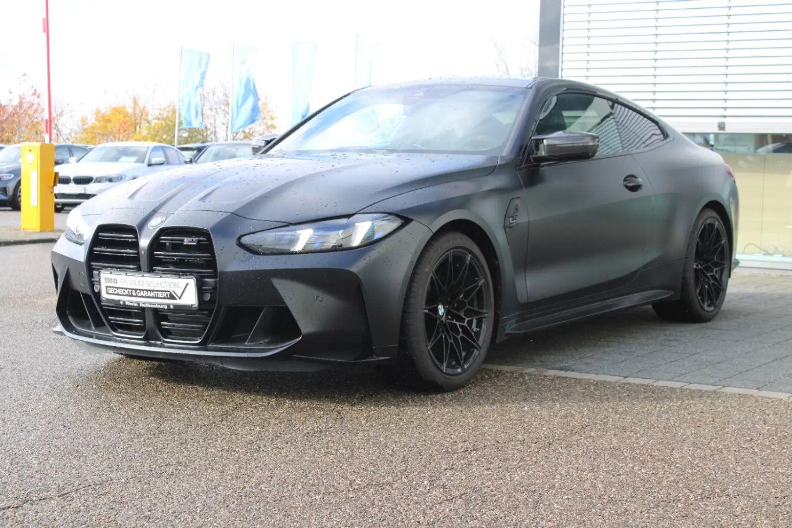 BMW M4 Competition M xDrive Coupe Individual Matt Noir - 2