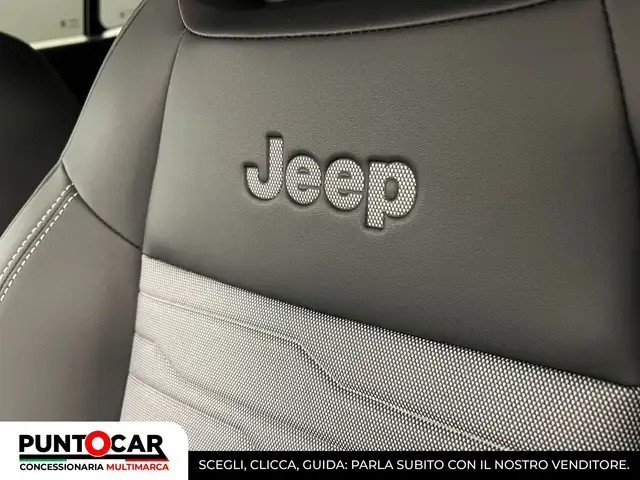 Jeep Avenger view 15