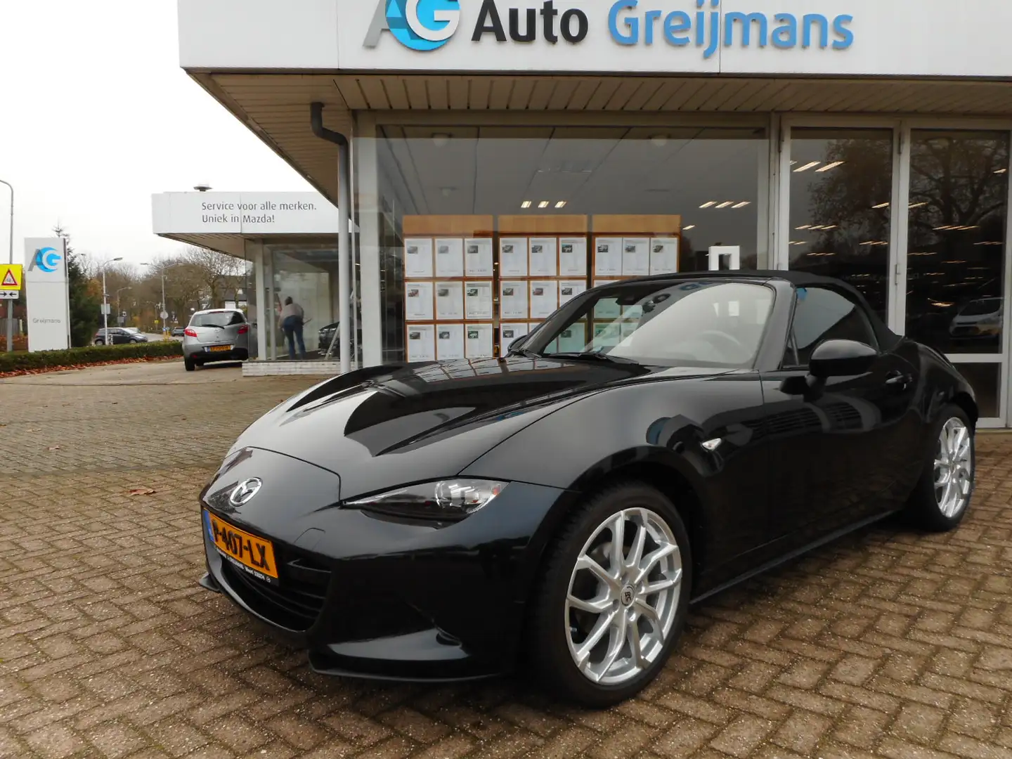 Mazda MX-5 1.5 SkyActiv-G 132 TS+ 17" Lichtmetalen wielen Schwarz - 1