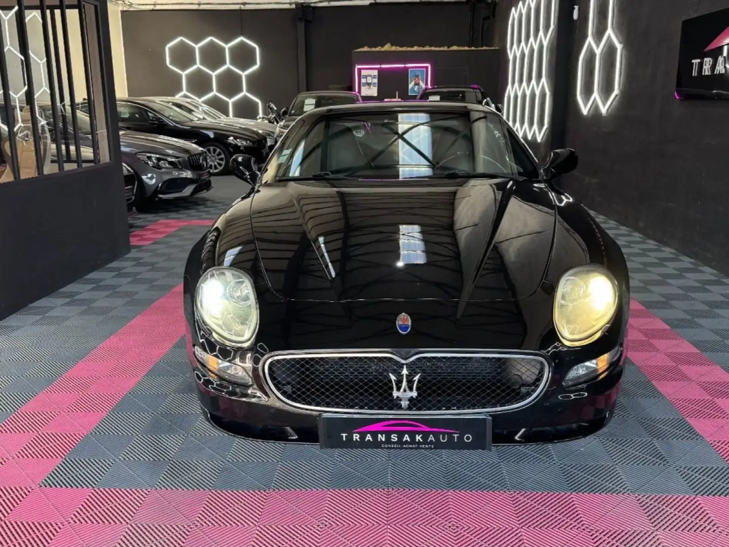 Maserati GranSport 4.2 V8 400 ch ~ Boite F1 ~ Console CARBONE ~ Sièges chauffant ~ Entretien à jour ~ Negro - 2