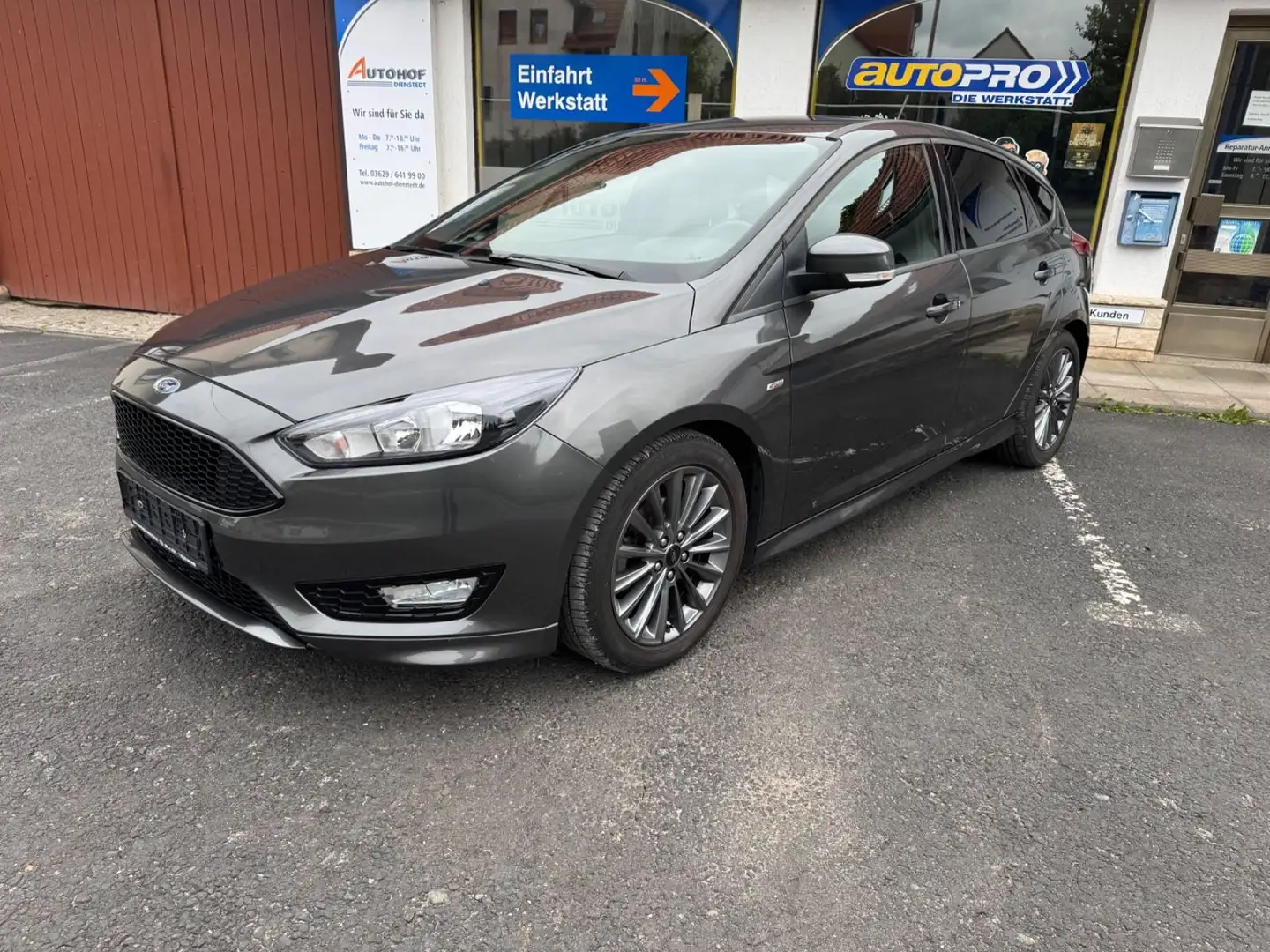 Ford Focus ST-Line Navi RFK PDC Grau - 2