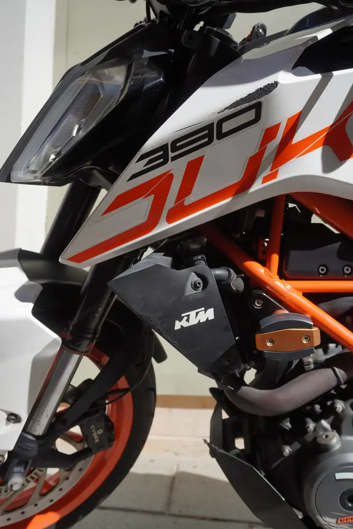 KTM 390 Duke ABS Blanco - 2