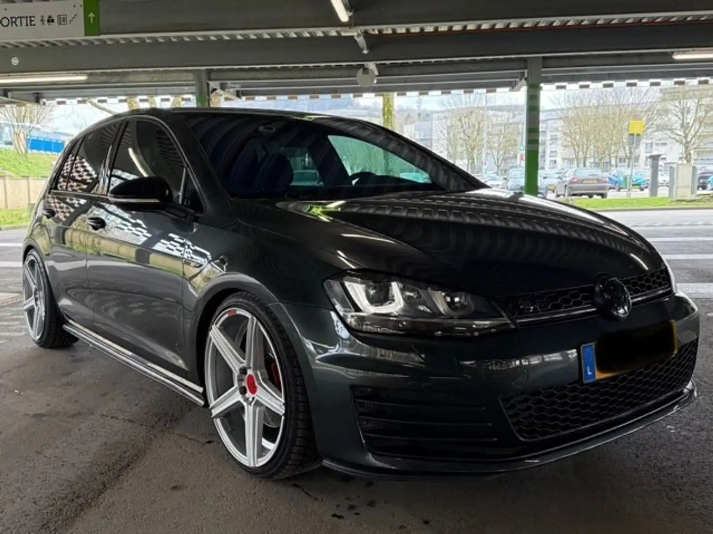 Volkswagen Golf GTD - 1