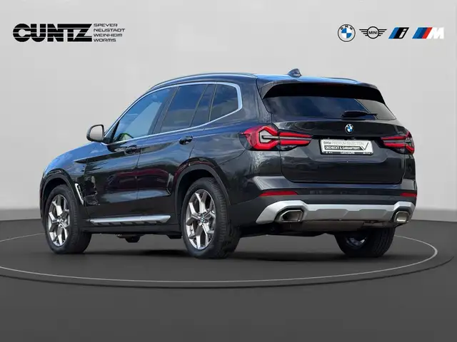 BMW X3 view 8