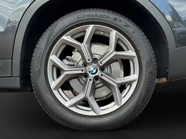 BMW X3 view 11
