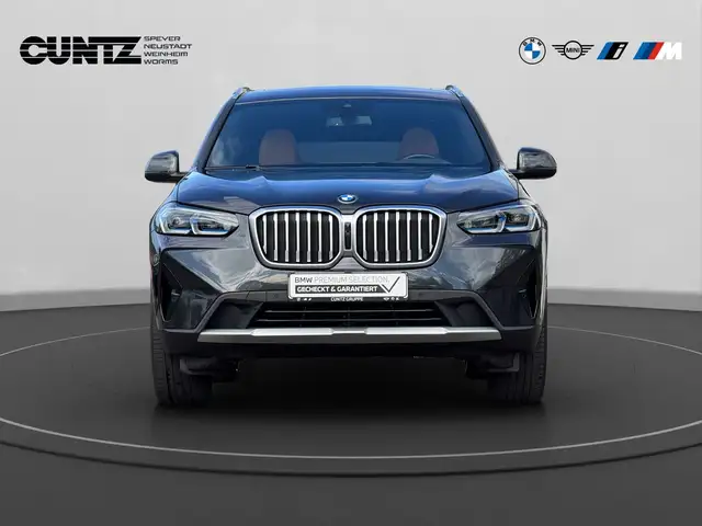 BMW X3 view 3